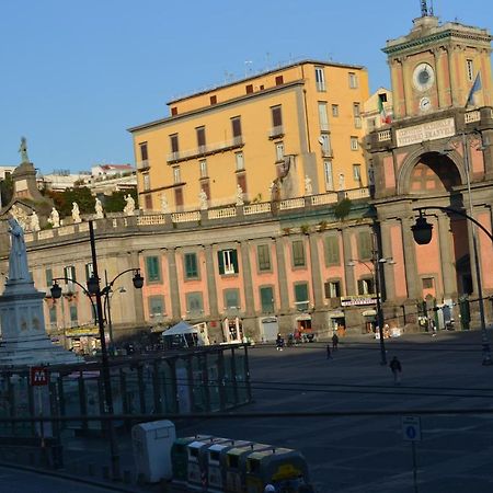 Questo Rinascimento Casa Brigitte Napoli Bagian luar foto