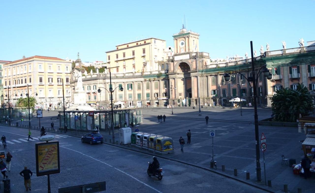 Questo Rinascimento Casa Brigitte Napoli Bagian luar foto