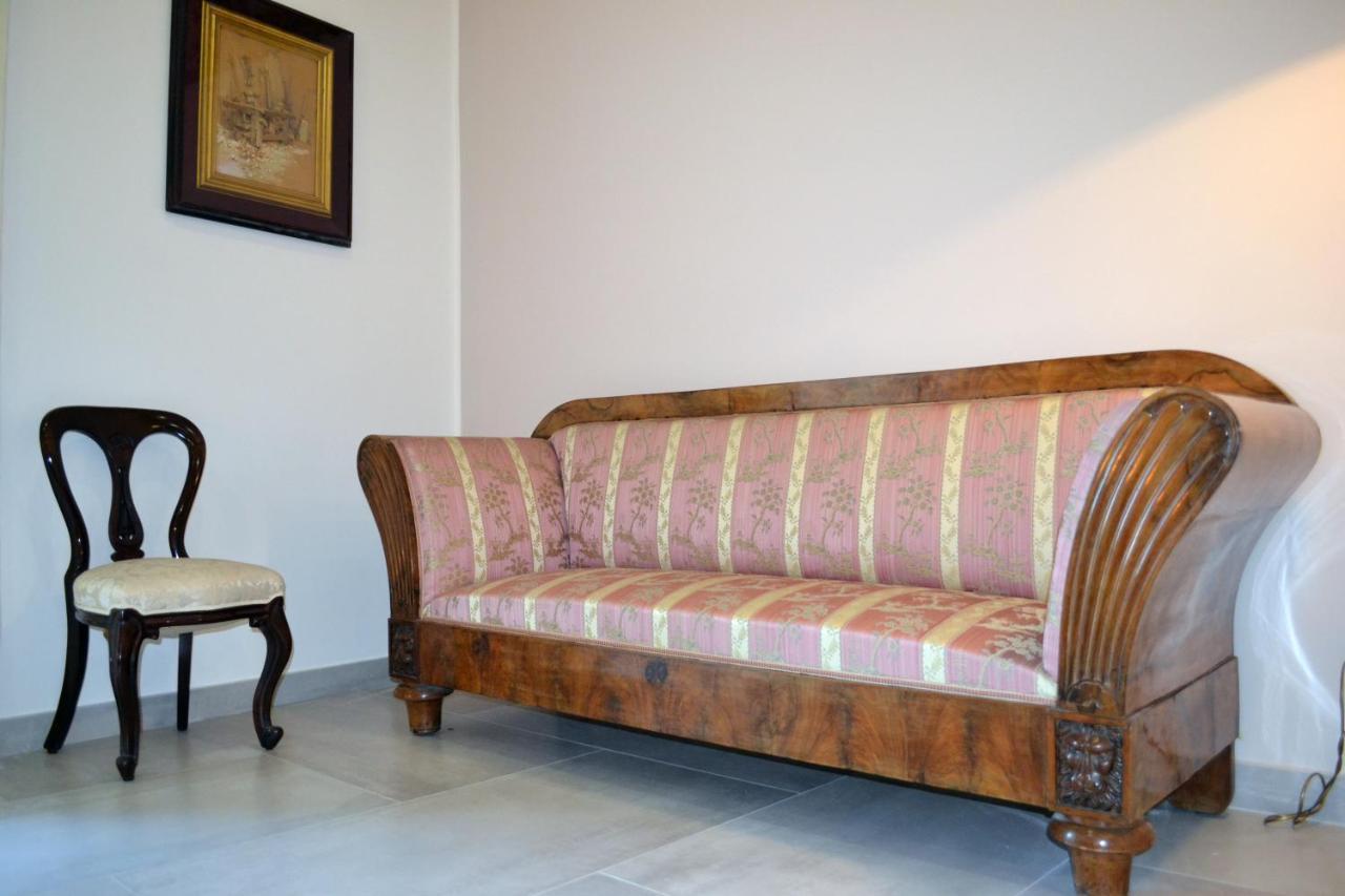 Questo Rinascimento Casa Brigitte Napoli Bagian luar foto