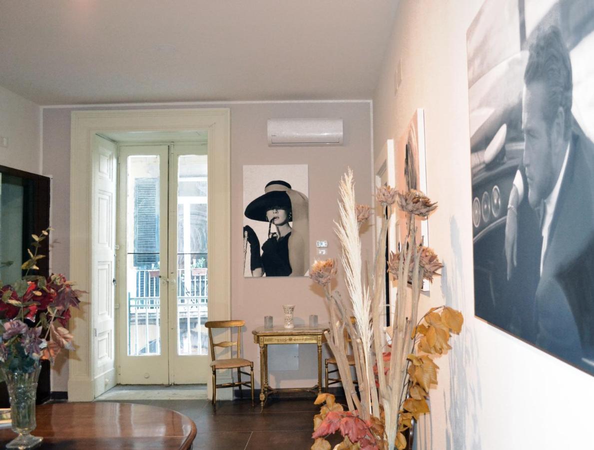 Questo Rinascimento Casa Brigitte Napoli Bagian luar foto