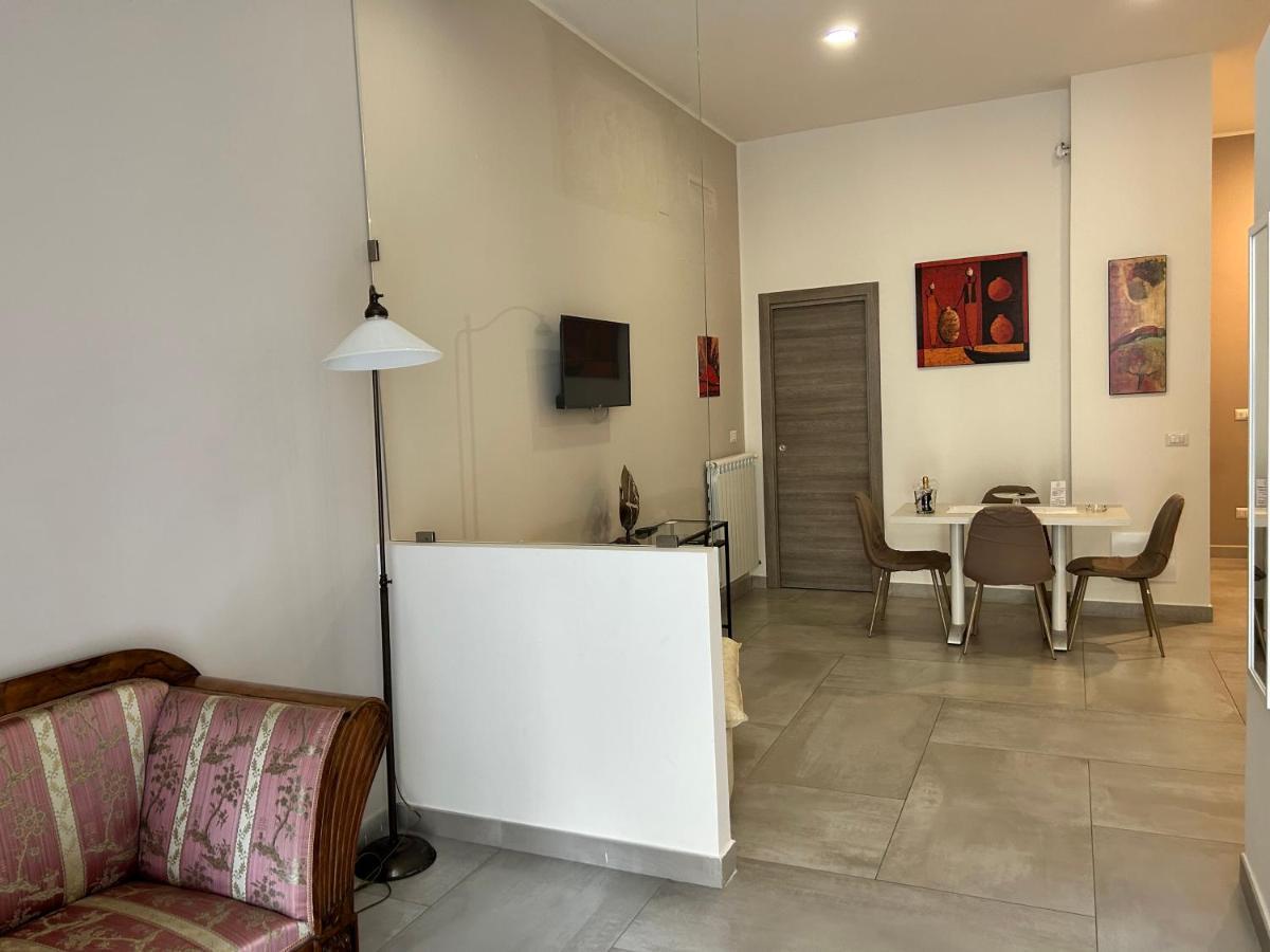 Questo Rinascimento Casa Brigitte Napoli Bagian luar foto